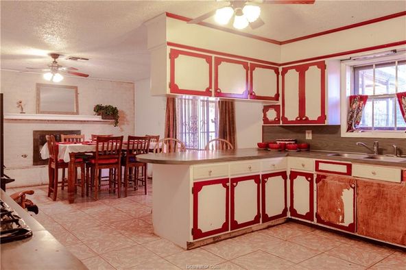 1009 W 18th St, Bryan, TX 77803